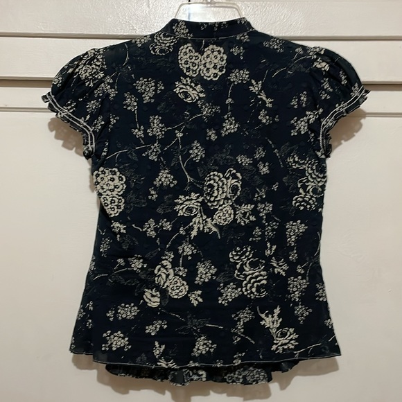 Max Edition Button Down Blouse - Picture 4 of 5